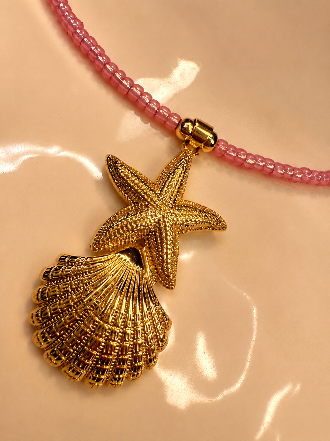 Costa Rosa Choker